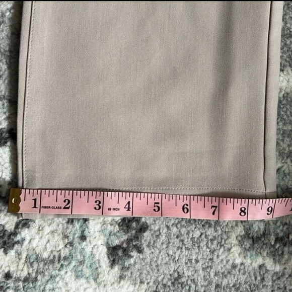 Abercrombie and Fitch Sloane Tailored Wide Leg Pant Short - Picture 9 of 12